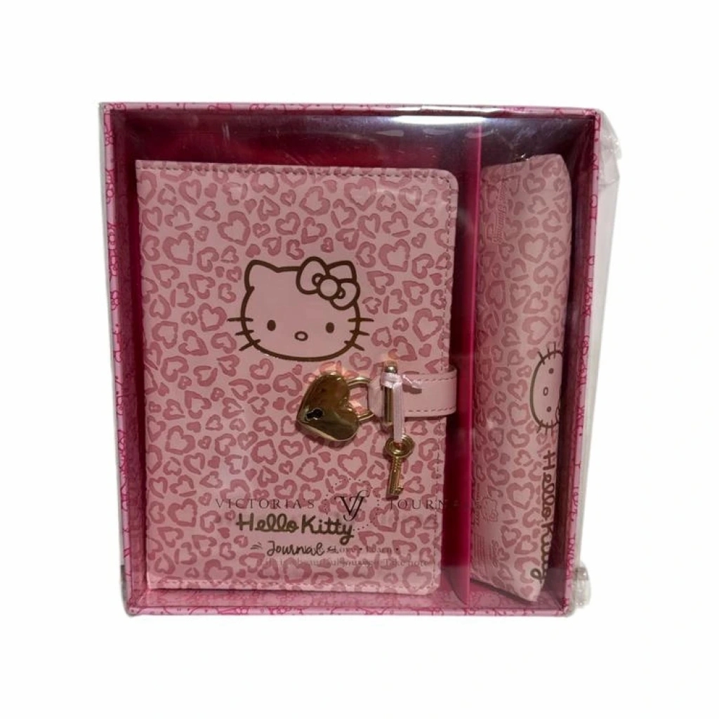 Victoria’s Journals Hello Kitty Kilitli Defter 80 Gr. 160 Yaprak Çizgili + Vegan Deri Kalem Kutusu 525-1971