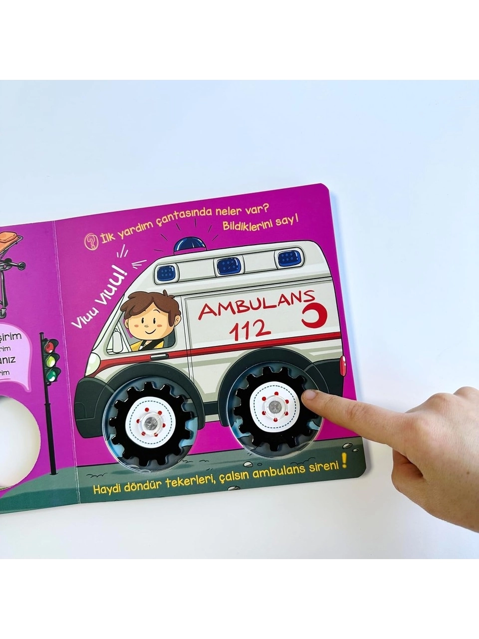 Sincap Kitap Tekerlekler İş Başında: Kahraman Acil Yardım Araçlarım - Hilal Sivri