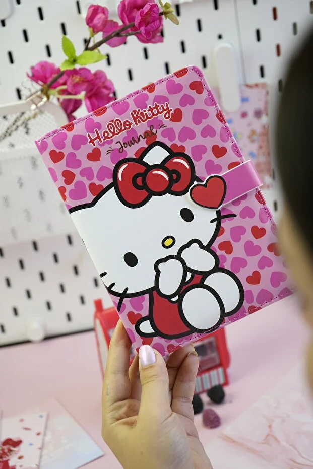 Victoria’s Journals Hello Kitty Vegan Deri Mıknatıslı Günlük – 13x18 cm, 224 Sayfa, Özel İç Tasarımlı Defter 525-2027