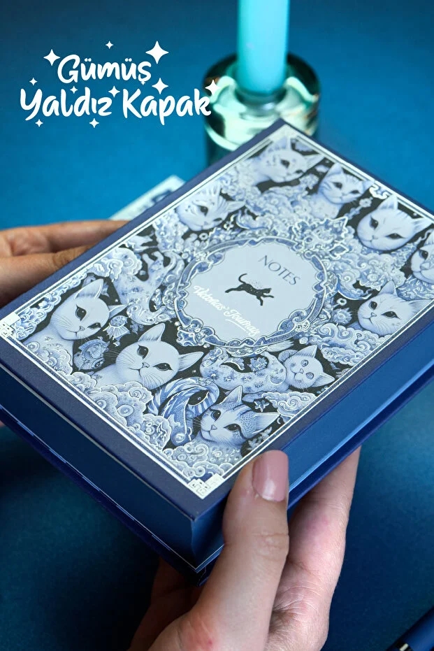 Victoria’s Journals Masa Üstü Sert Kapaklı Notluk 80 gram Ivory Kağıt , 340 yaprak, 11x15,8 cm Renkli Kenar 125-2162