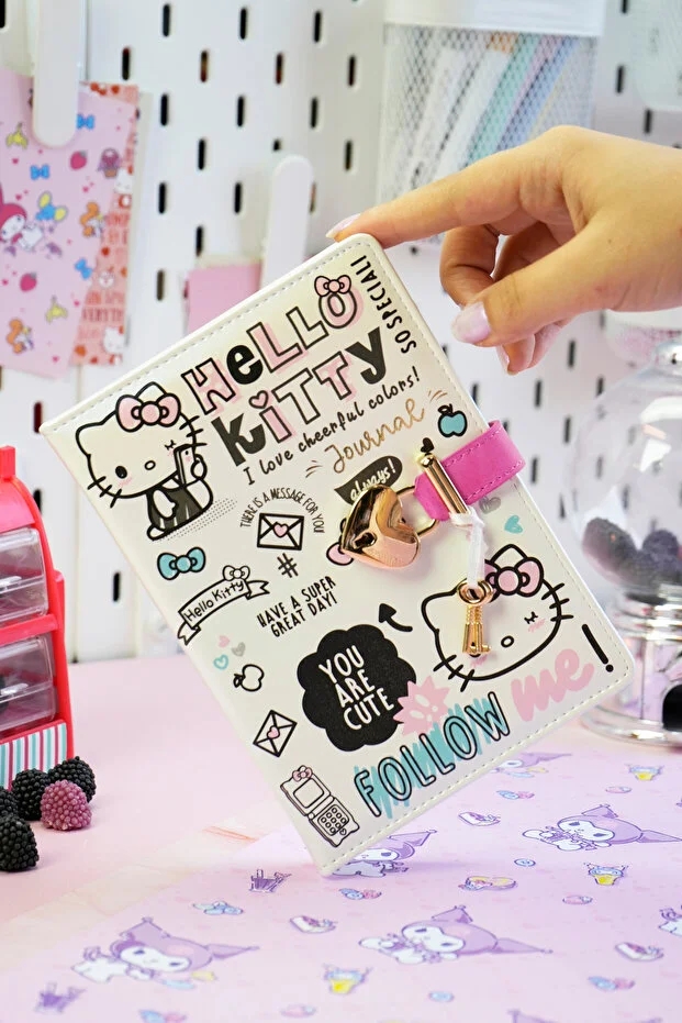 Victoria’s Journals Hello Kitty Hush Hush Kilitli Çizgili Defter – 160 Yaprak, Kutulu, Özel Tasarım 525-1918