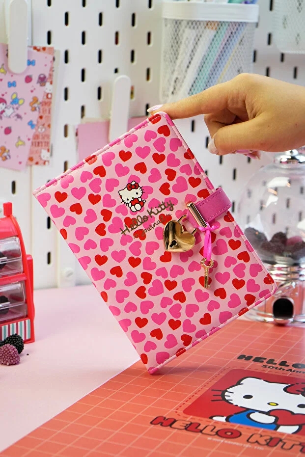 Victoria’s Journals Hello Kitty Hush Hush Kilitli Çizgili Defter – 160 Yaprak, Kutulu, Özel Tasarım Günlük, Not Defteri 525-1916