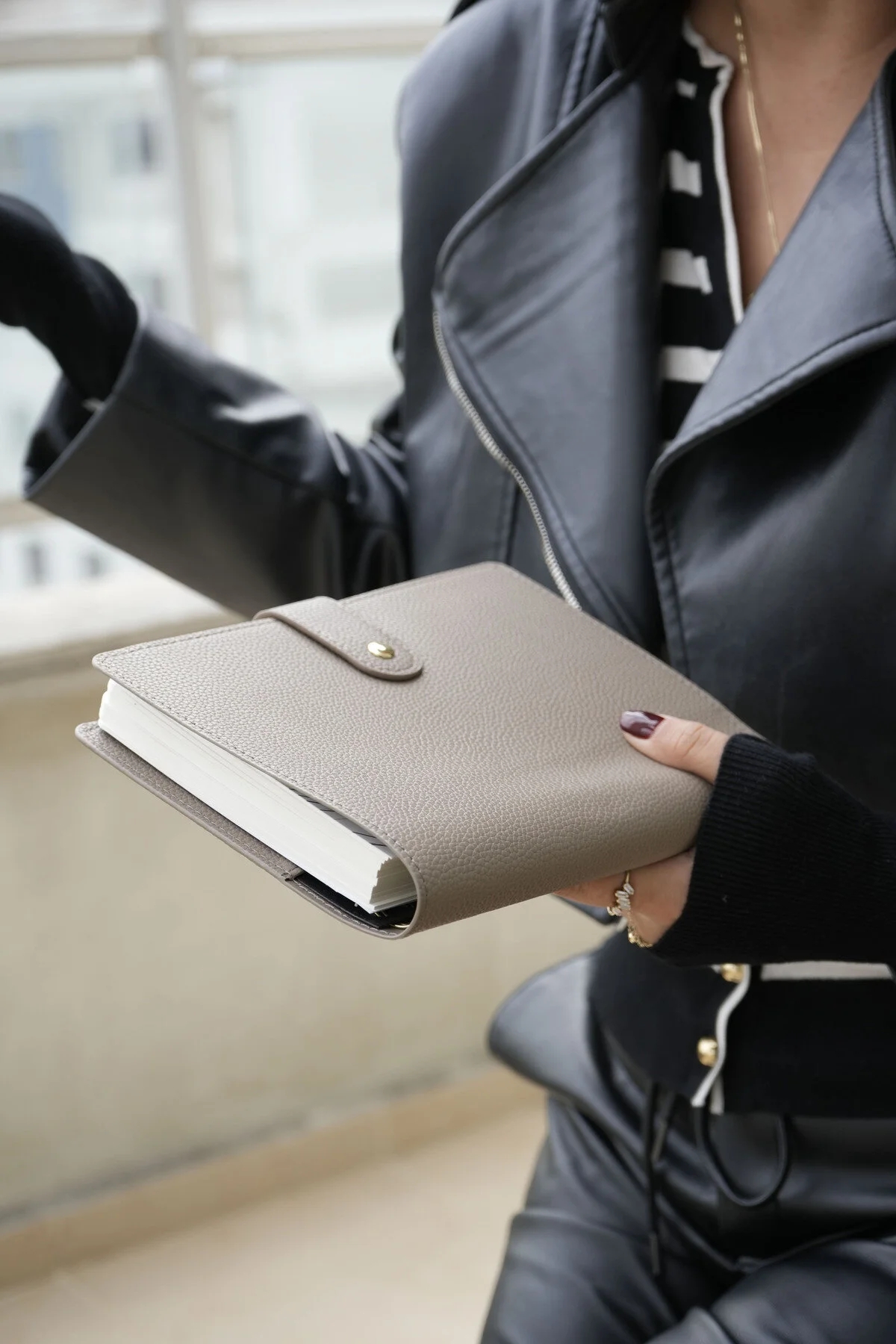 Victoria’s Journals Nubo Esnek Kapak A5 2026 Günlük Ajanda Gri 226-2397