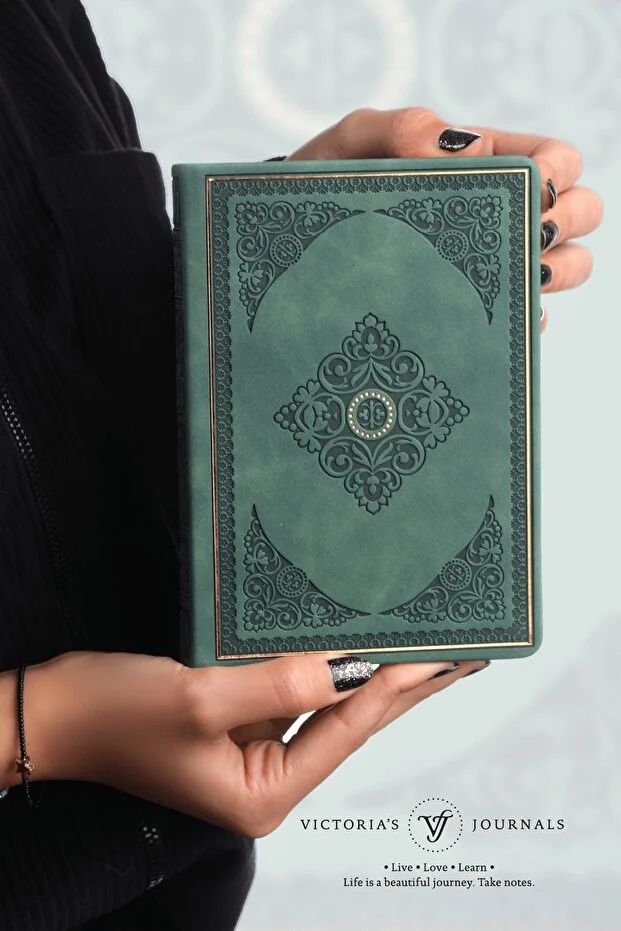 Victoria’s Journals Vintage Old Book Lined Journal Defter 12x17 cm 80 gr 160 Yaprak Çizgili Koyu Yeşil 3479
