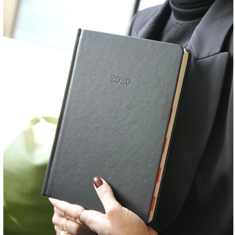Victoria’s Journals Business Sert Kapak 17x24 2026 Günlük Ajanda Siyah 226-2372