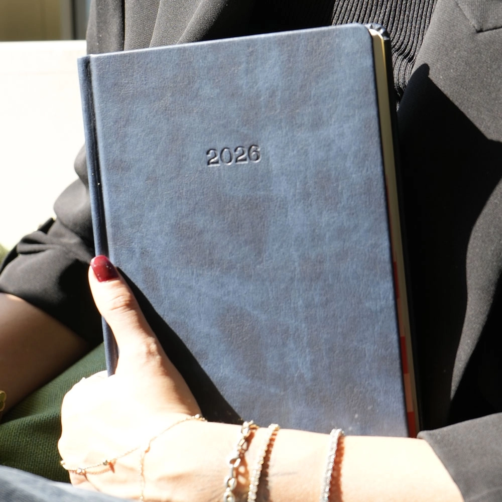 Victoria’s Journals Business Sert Kapak 17x24 2026 Günlük Ajanda Lacivert 226-2373