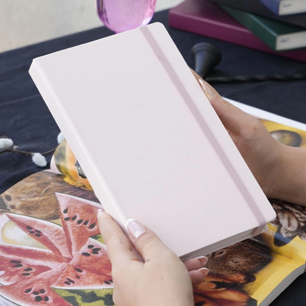 Victoria’s Journals Classic Sert Kapak 13x21 2026 Günlük Ajanda Pembe 226-2384