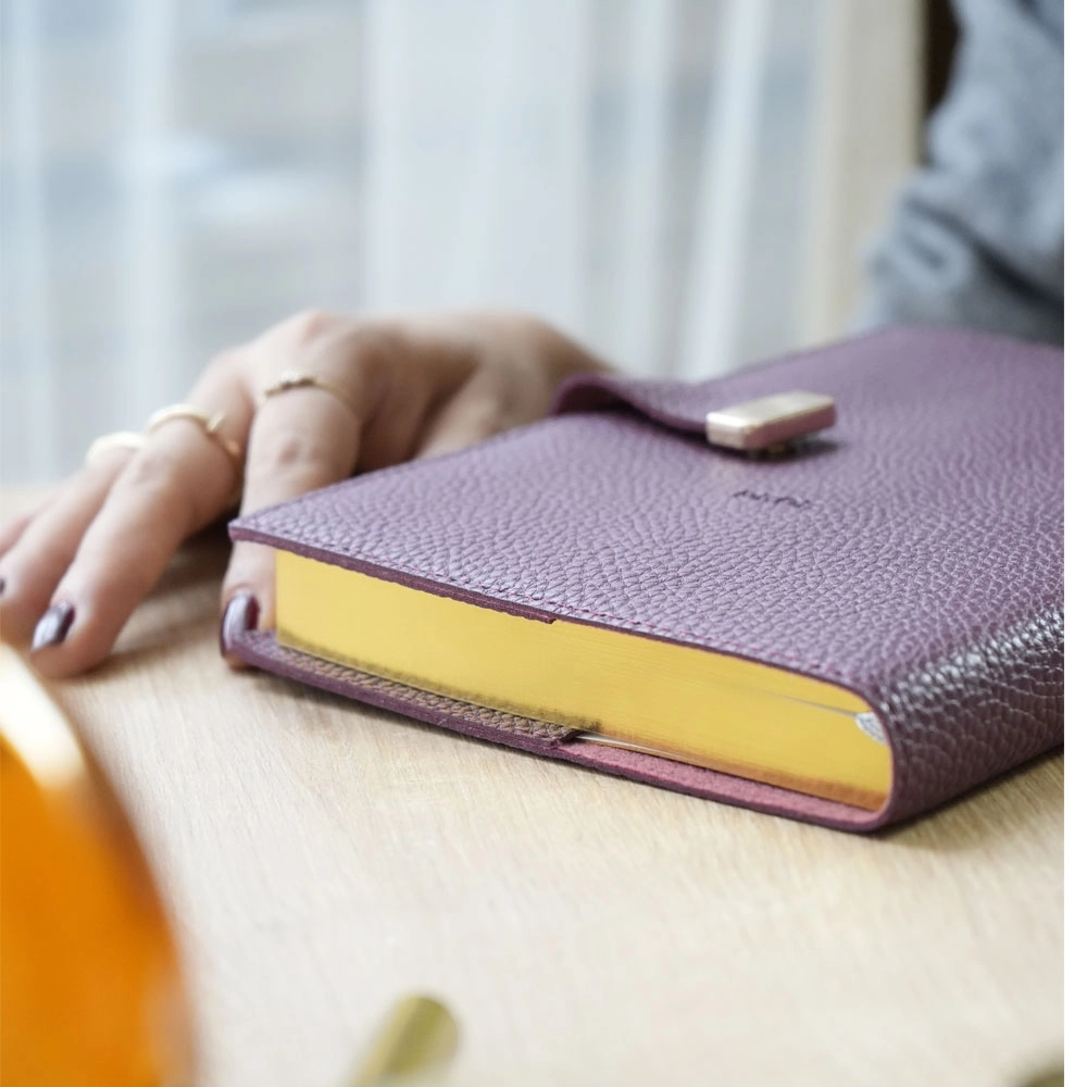 Victoria’s Journals Exclusive A5 2026 Günlük Ajanda Bordo 226-2388