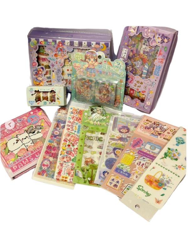 Munis Sürpriz Sticker ve Hediye Kutusu – Kawaii - Anime Dünyasının Eğlenceli Stickerları