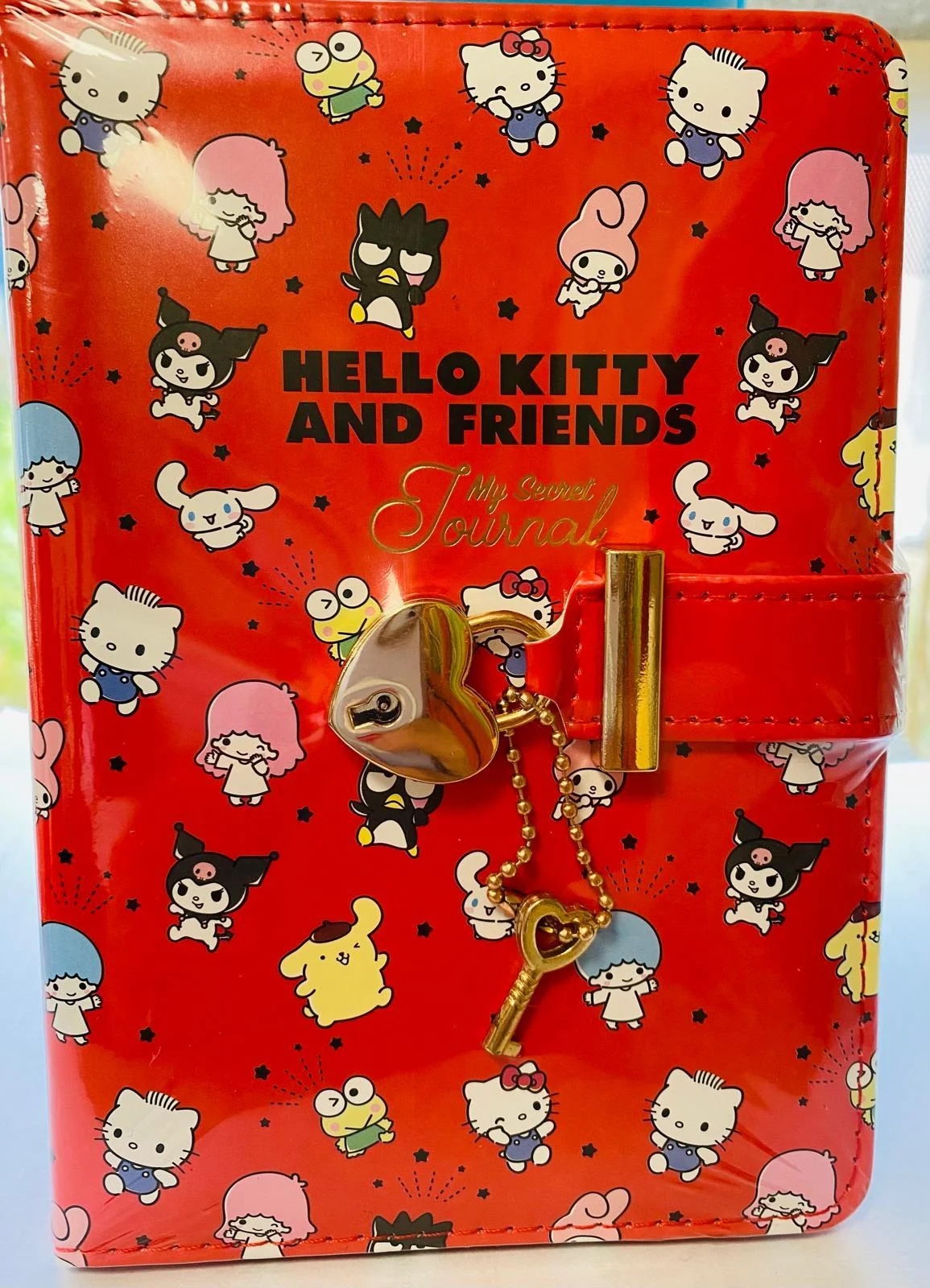 Victoria’s Journals Hello Kitty ve Arkadaşları Kalp Kilitli Günlük A6 Defter 192 sayfa 80 gram 525-2019